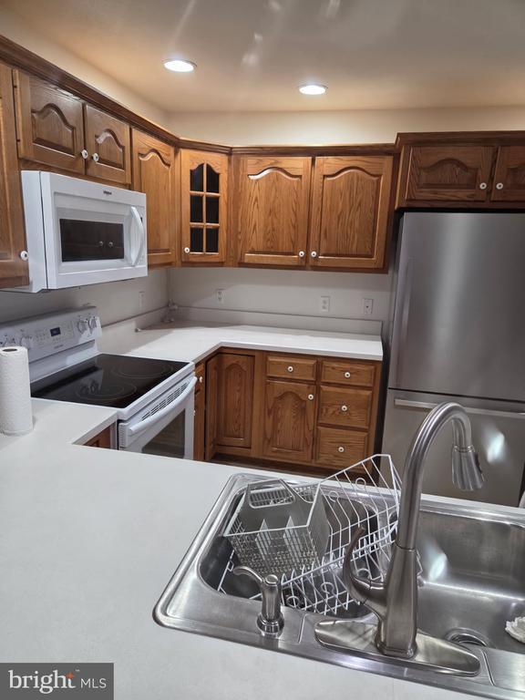 Building Photo - 177 Valentine Rd