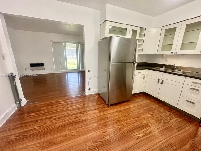 Building Photo - 1520 Garfield St