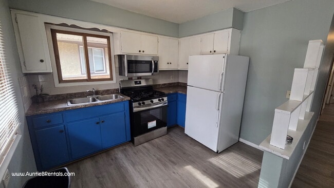 Building Photo - 3 Bedroom 1 Bath Multiplex Unit #3 – Columbia Heights