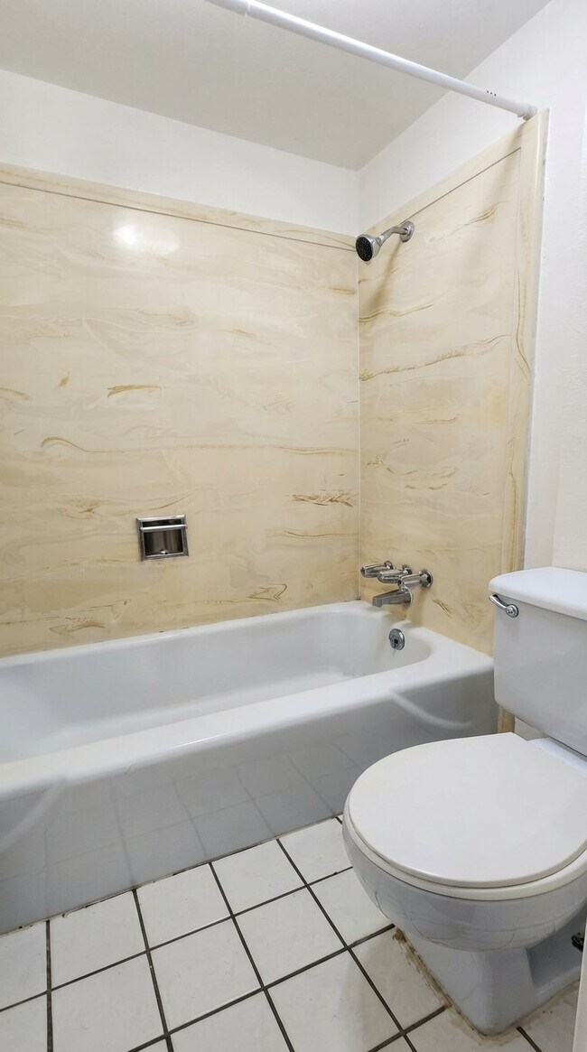 Building Photo - 659 S 1200 E