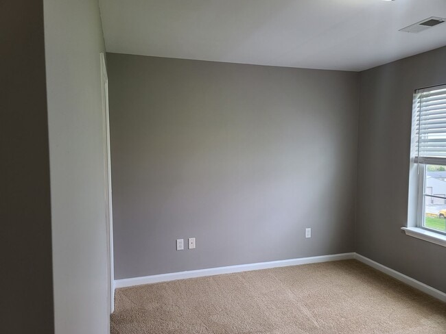 Building Photo - 3 Bedroom Townhome for Rent in Waynesboro!