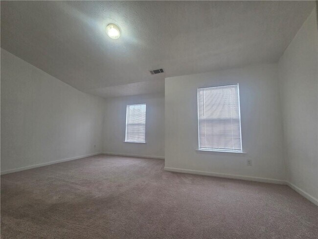 Building Photo - 2236 Dandridge Dr