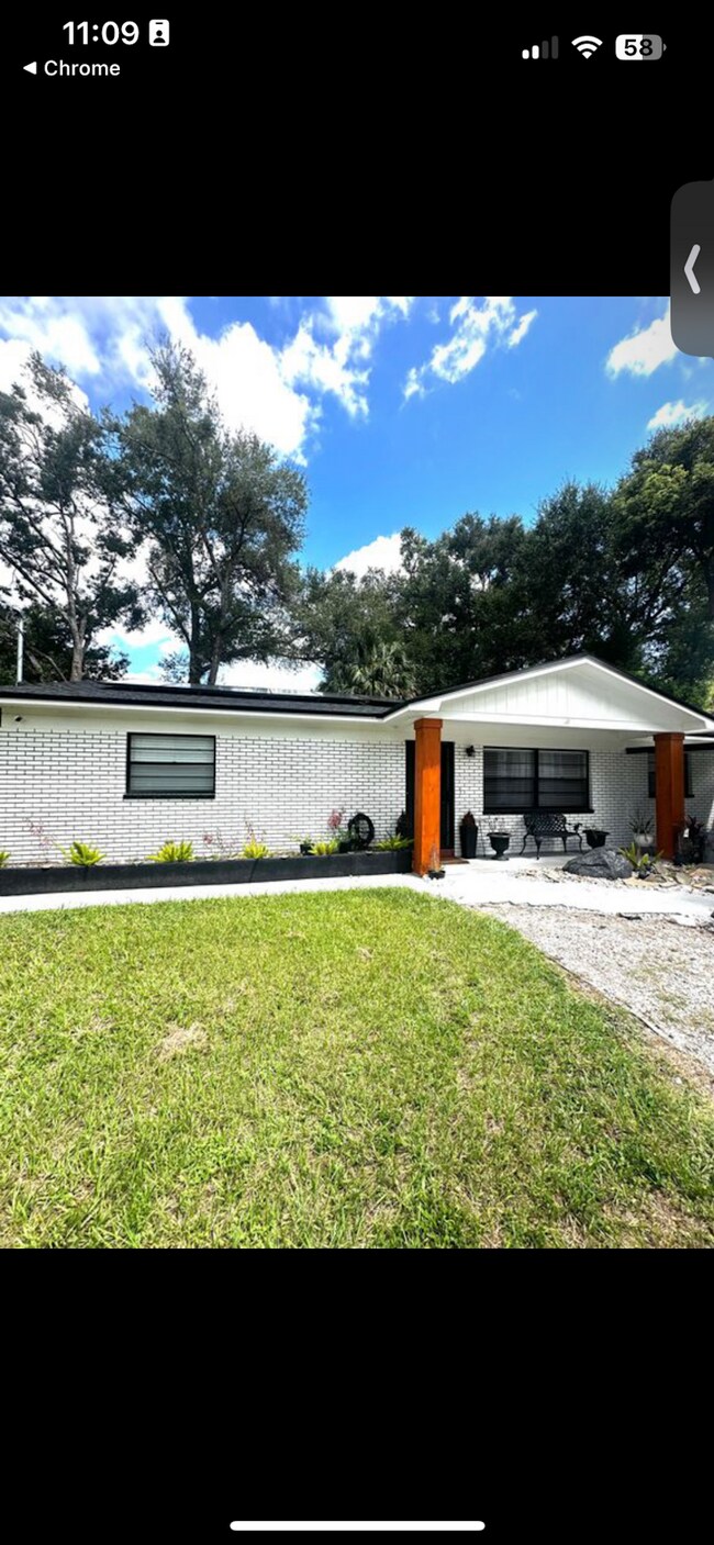 Building Photo - 1204 E Lambright St