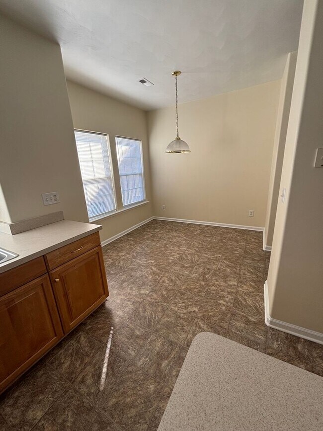 Building Photo - Beautiful 3-Bedroom, 2.5-Bathroom Condo at...