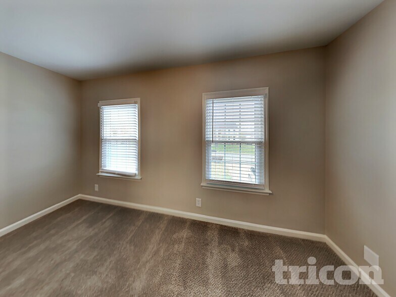 Building Photo - 2113 Putnam Ln