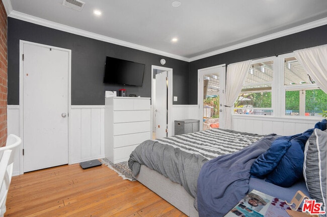 Building Photo - 5146 Topanga Canyon Blvd