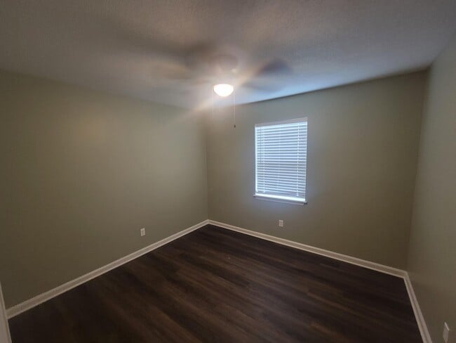 Building Photo - 2640 Teakwood Dr