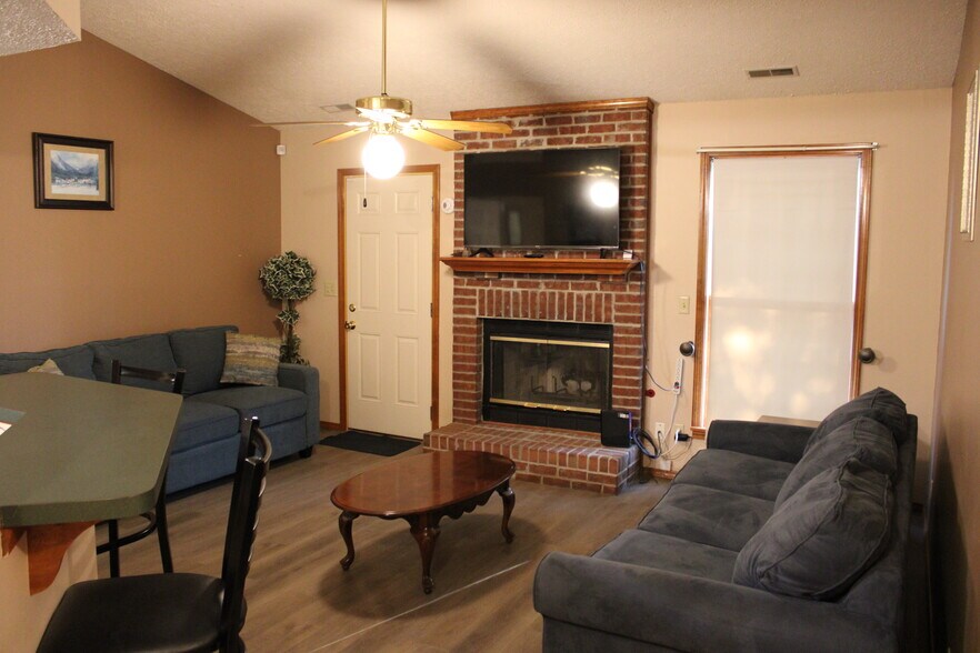 Building Photo - 3228 Park Ridge Dr