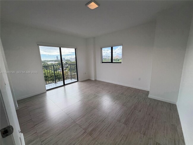 Building Photo - 1801 SW 32nd Ave