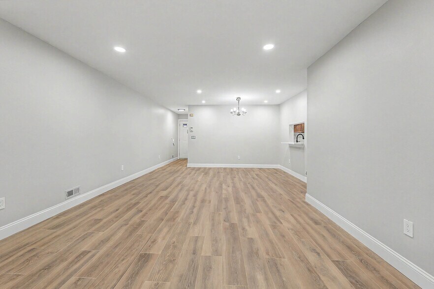 Building Photo - 83 Liberty Ct