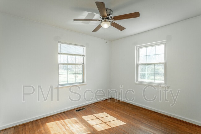 Building Photo - 210 Chickamauga Rd