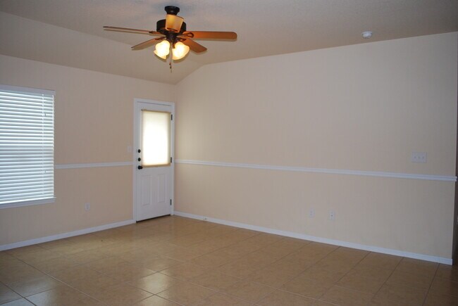 Building Photo - 1700Tru