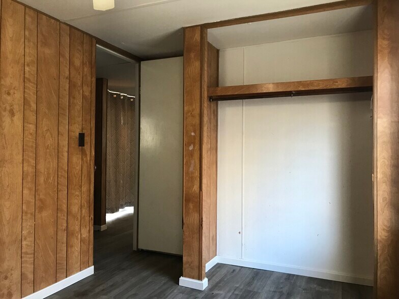 Second bedroom - 4818 Ridgecrest Rd