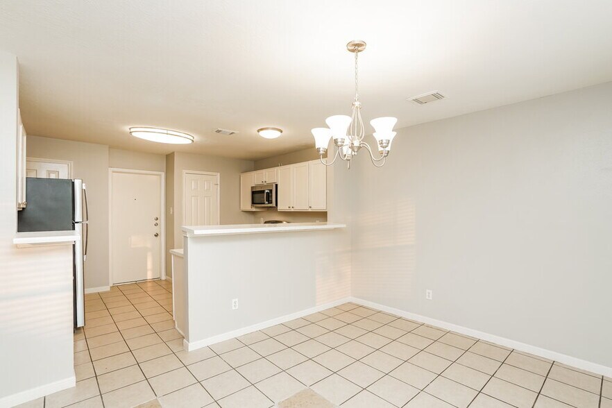 Building Photo - 3315 Maymist Dr