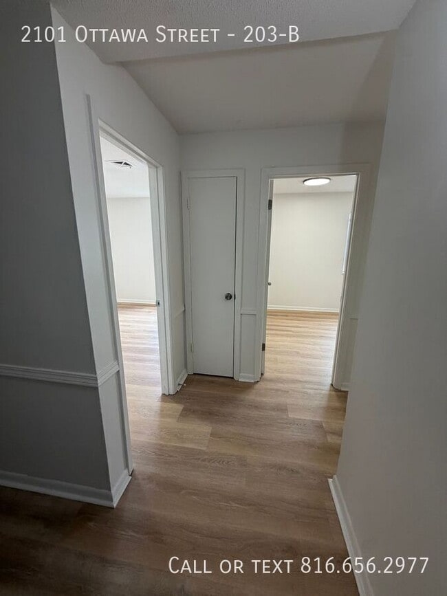 Building Photo - 2101 Ottawa St