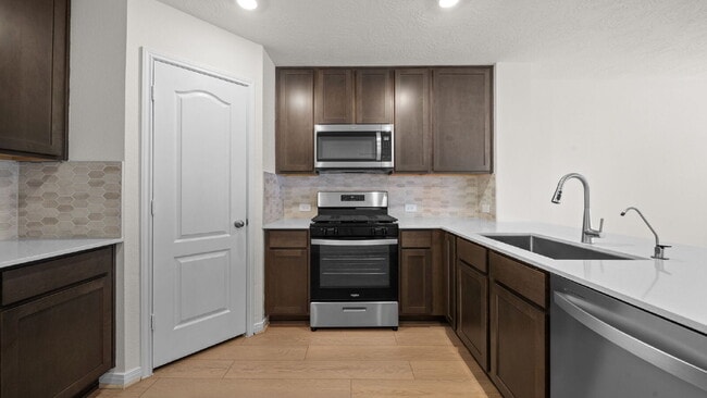 Building Photo - CUL-DE-SAC LIVING IN GRACE LANDING—JUST STEPS FROM THE PLAYGROUND & SPLASH PAD!