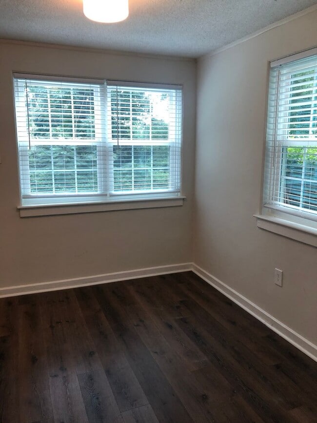 Building Photo - Greenville 2BD/1BA, 896SF