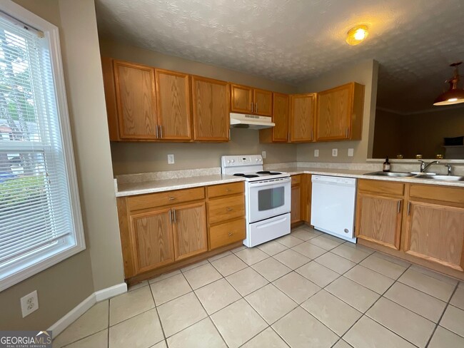 Building Photo - 2962 Stonecrest Ln