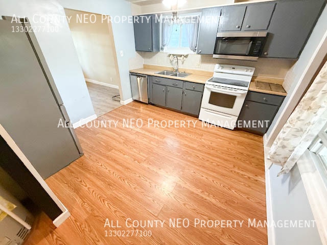 Building Photo - 2360 Giffels Dr