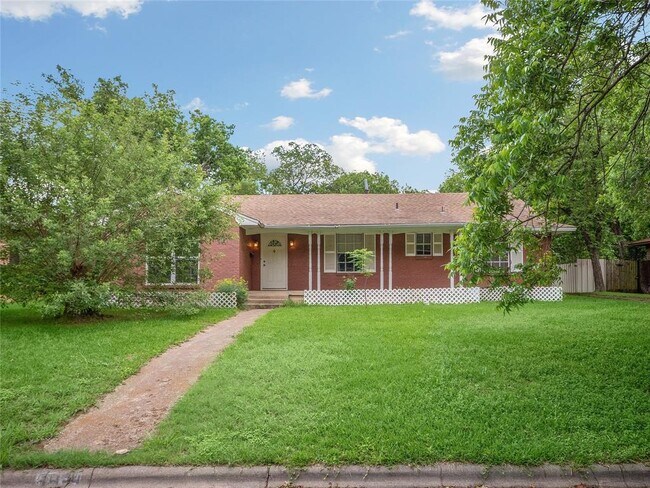 Building Photo - 3434 Silverwood Ln