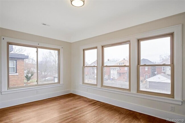 Building Photo - 1484 Virginia Park St