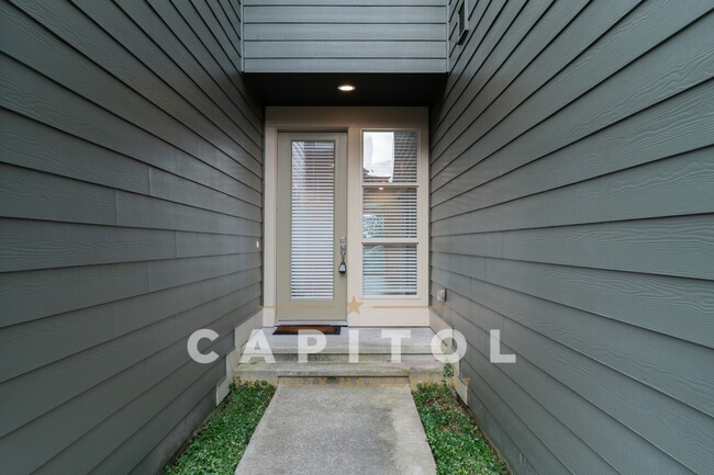 Building Photo - 3166 Vista Verde Ln SW