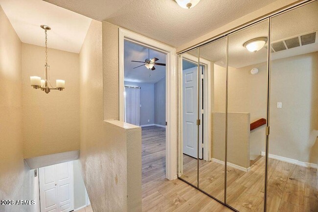 Building Photo - 1402 E Osborn Rd