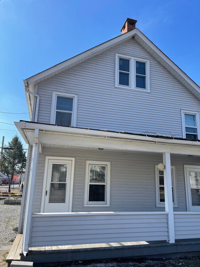 Building Photo - 231 Scott Ave