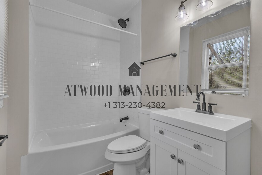 Building Photo - This beautifully updated 3-bedroom, 1-bath single-family home is ready for move-in!