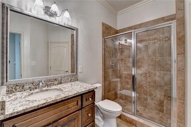 Building Photo - 6745 Laurel Oak Dr