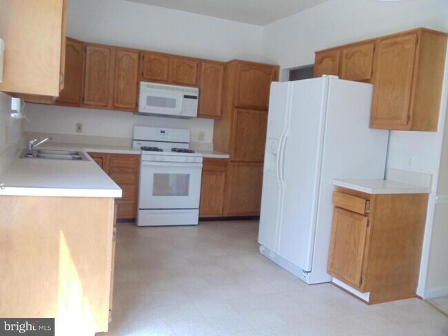 Building Photo - Welcome home!  Sought after Park Ridge in ...