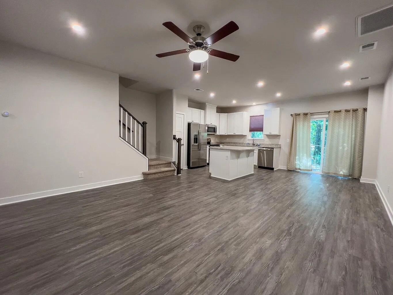 Building Photo - 307 Grand Palm Ln