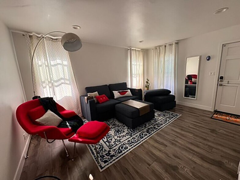 Building Photo - 4043 159th St