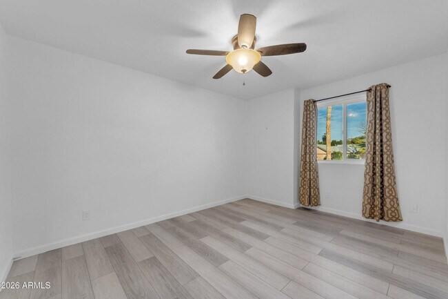 Building Photo - 1852 N Saffron Cir