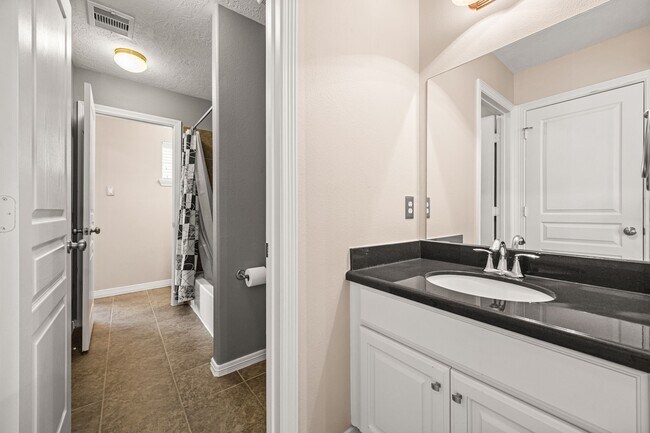 Building Photo - 5309 Nolda St