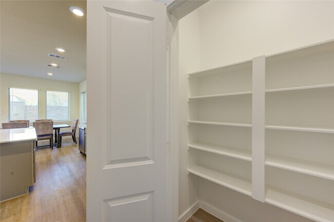 Building Photo - 31918 Holland Arbor Trl