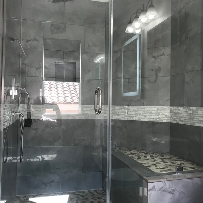 Building Photo - 1000 Calle Allegre