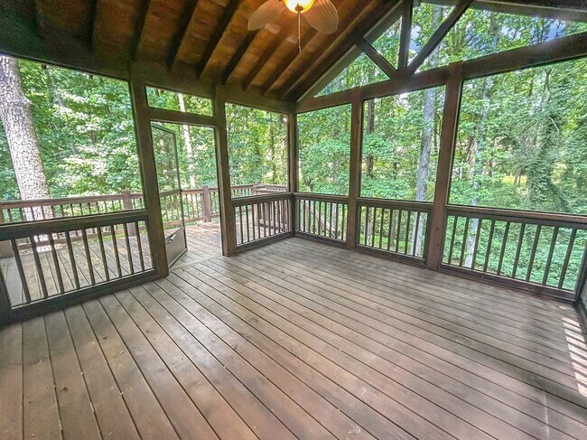 Building Photo - 2491 Annandale Dr