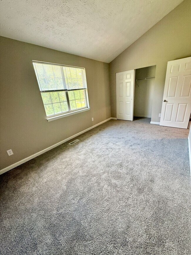 Building Photo - Awesome 2 Bed 1.5 Bath Condo in Hermitage ...
