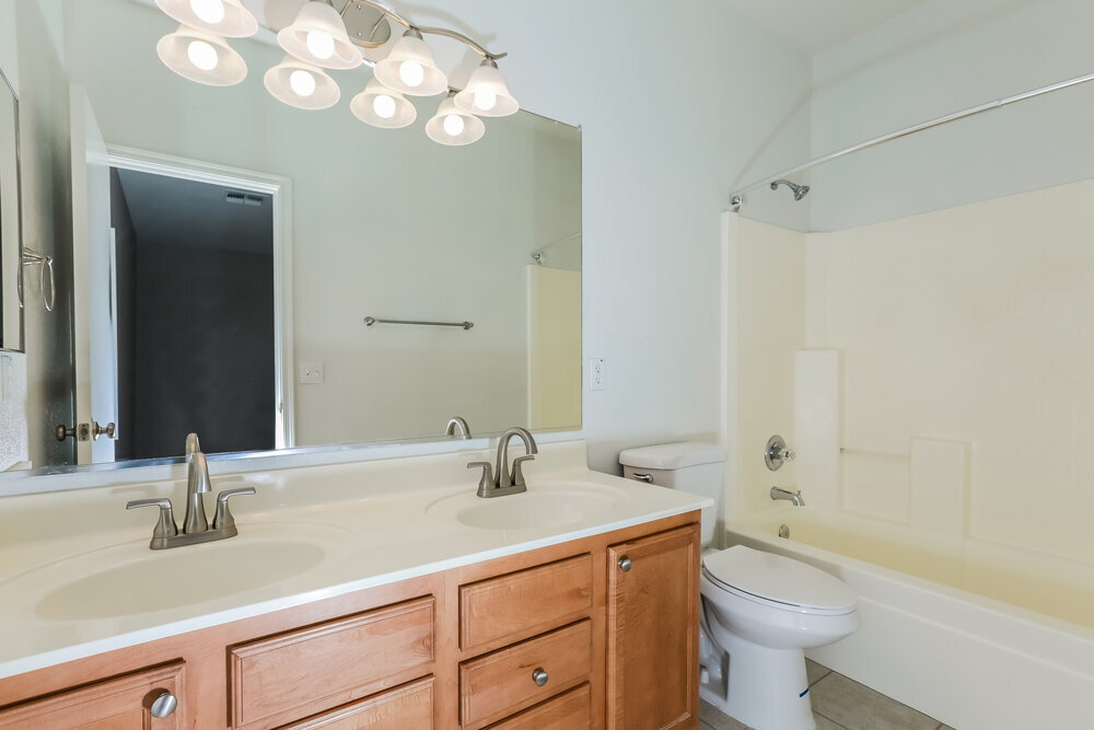 Building Photo - 2837 W San Carlos Ln