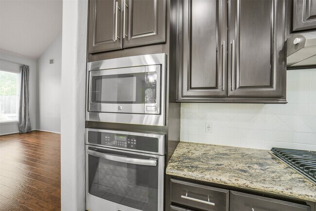 Building Photo - 402 Sterling Heights Ln