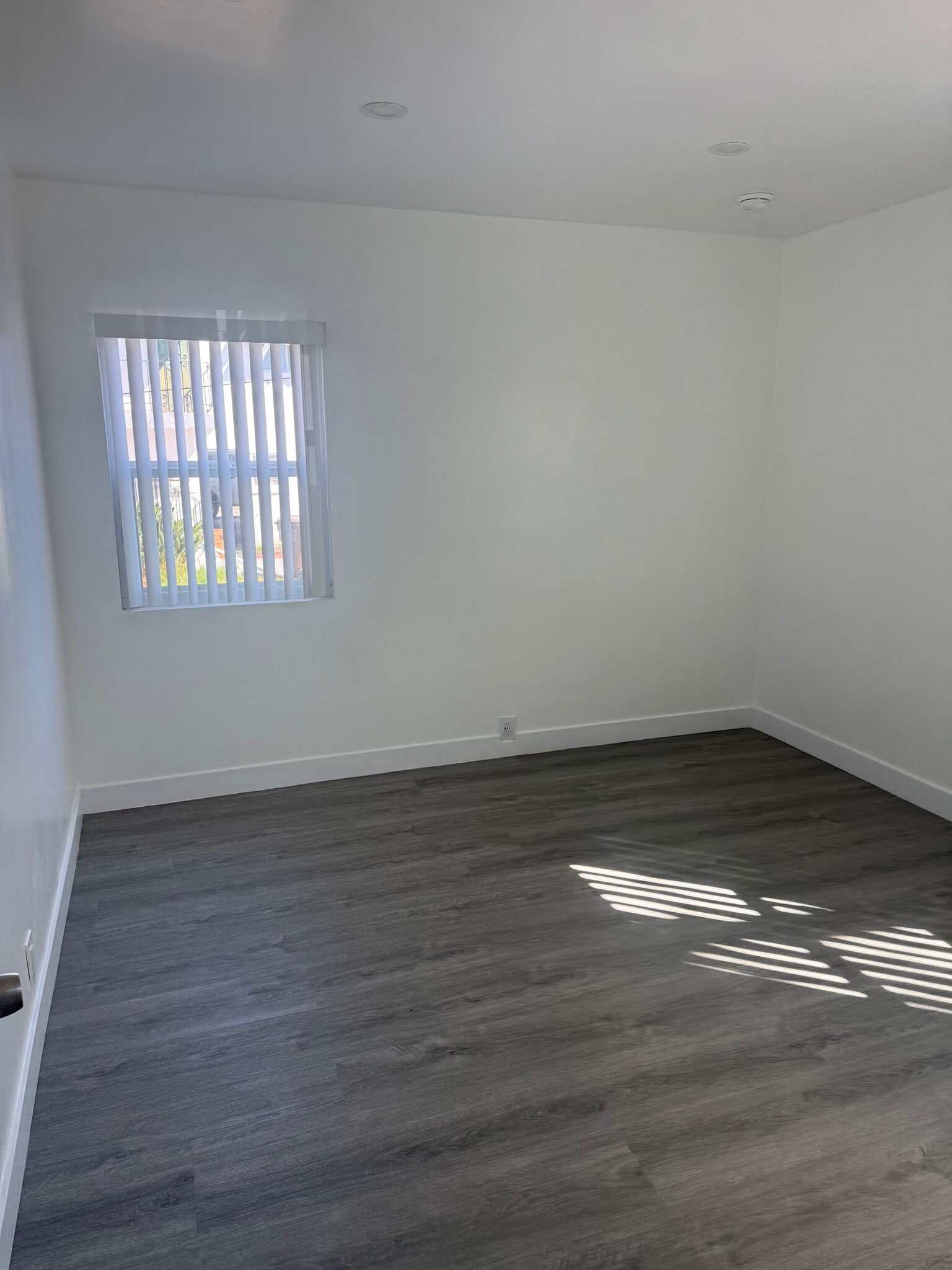 Building Photo - 1214 S Temple Ave