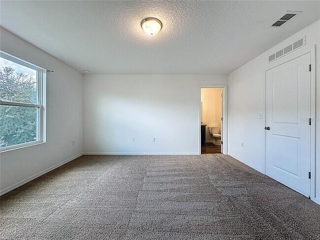 Building Photo - 927 Grandin St