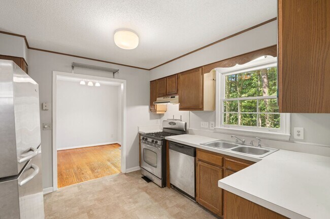 Building Photo - 3302 Lassiter St
