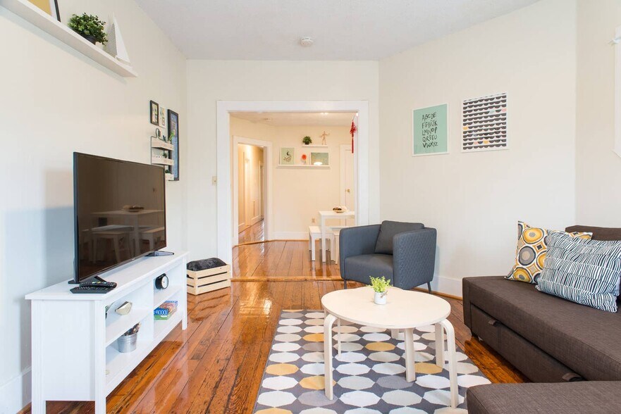 Building Photo - 135 Brook St