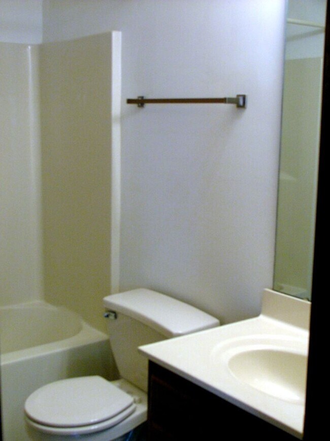 Building Photo - 118 Bogey Ln