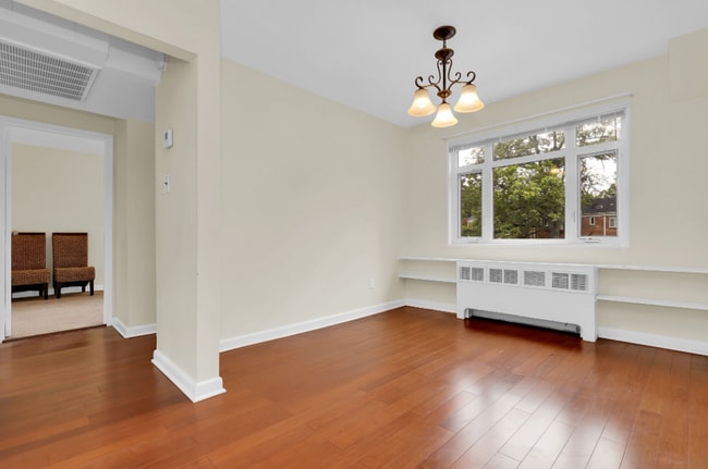 Building Photo - 10411 Montrose Ave