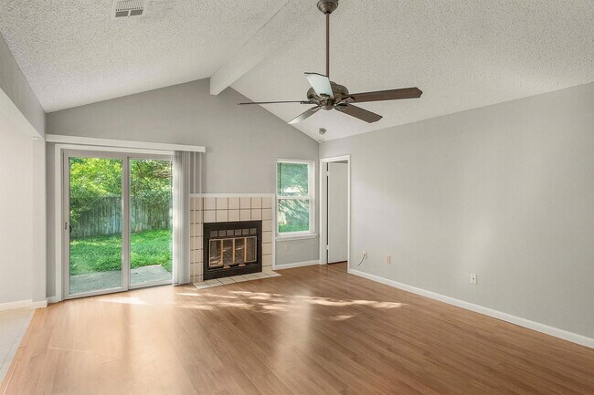 Building Photo - 11931 Rosethorn Dr