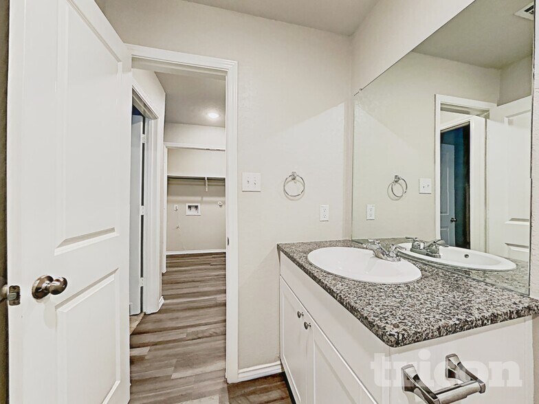 Building Photo - 6542 Augustus Magee