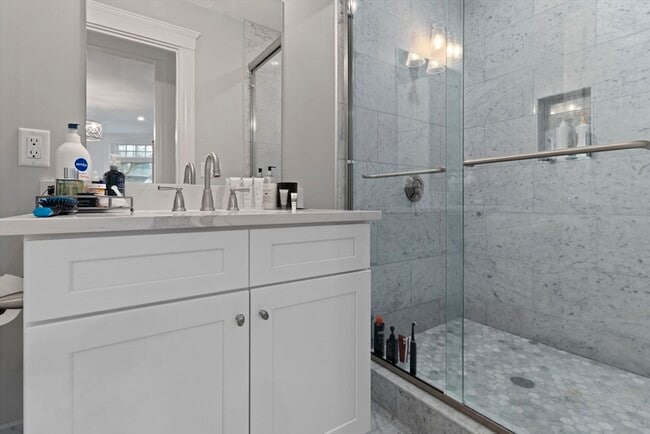 Building Photo - 1797 Beacon St